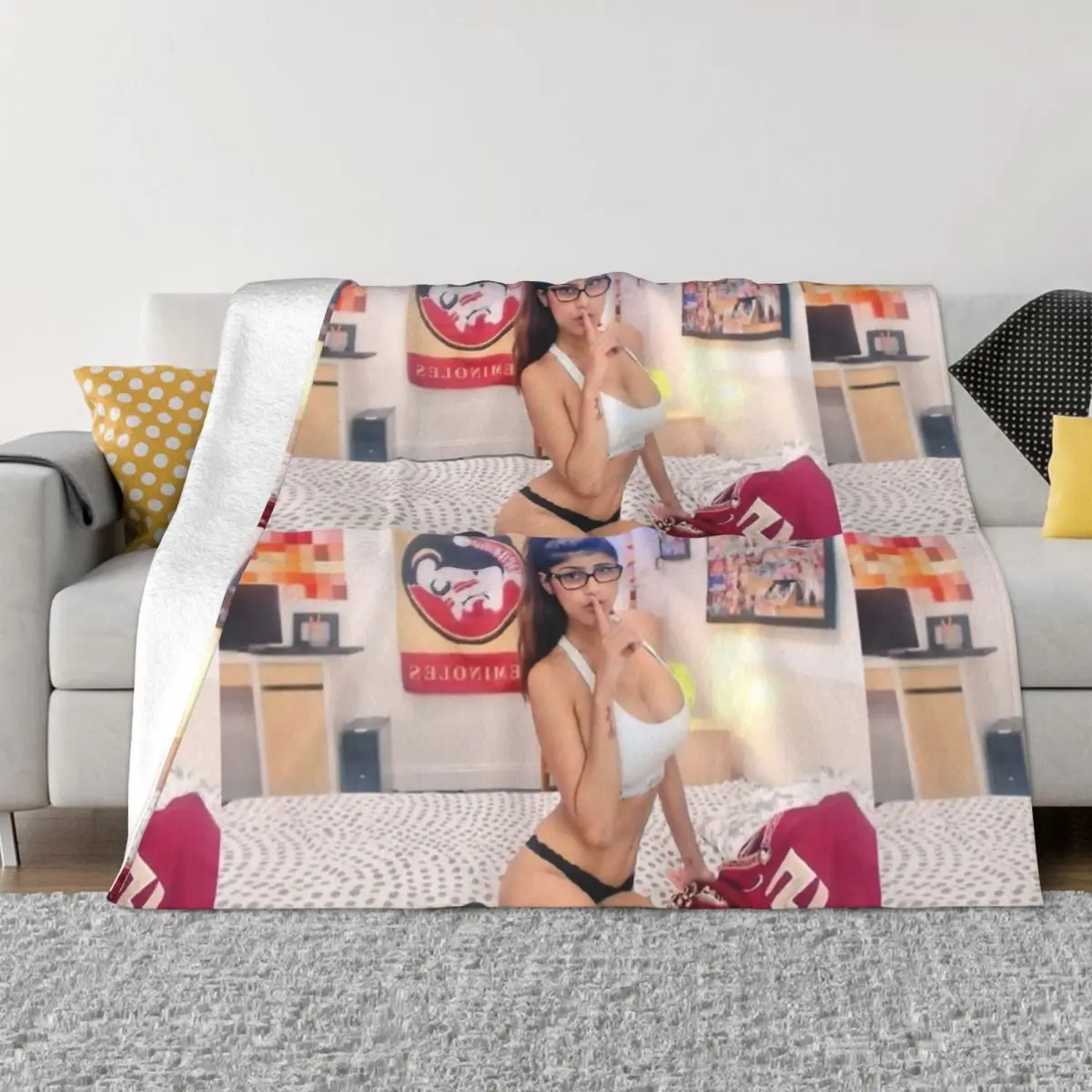 

Mia Khalifa classic photo Throw Blanket Luxury St Blanket Shaggy Blanket Camping Blanket Plaid