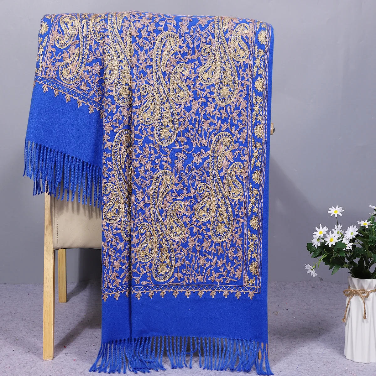 2024 Elegant Paisley Cashmere Scarf for Women Warm Winter Embroidery Pashmina Shawl Foulard Femme Blanket Scarves Wraps