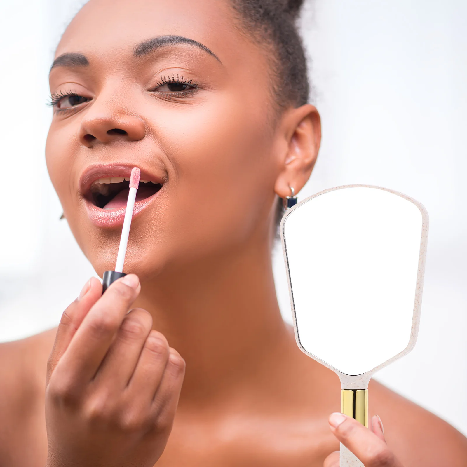 거울 베이지색 사각형 강력한 ABS 및 유리 경량 투명 반사 매끄러운 마감 가정용 욕실 화장대