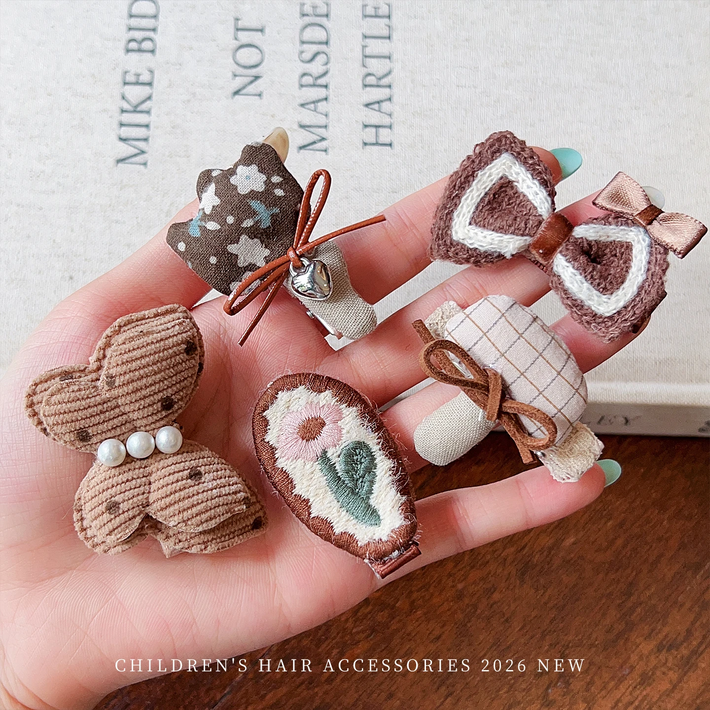 Stoff-Haarspangen-Set für Kleinkind-Mädchen, Retro-Braun, Gingham, Blumenmuster, gestrickte Blumen-Haarspangen, handgefertigte Kinder-Haarnadeln für Kinderfrisuren, 2026 – Detail 1