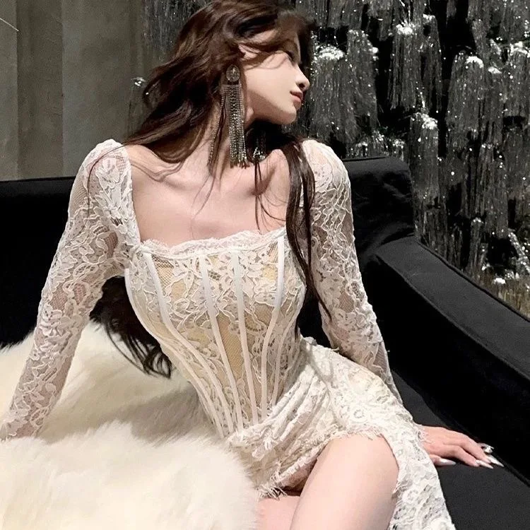 المرأة أسود أبيض أحمر الدانتيل ساحة الرقبة طويلة الأكمام عالية الخصر فستان قصير الخريف مثير نادي سليم مطوي ملفوفة الورك فستان قصير