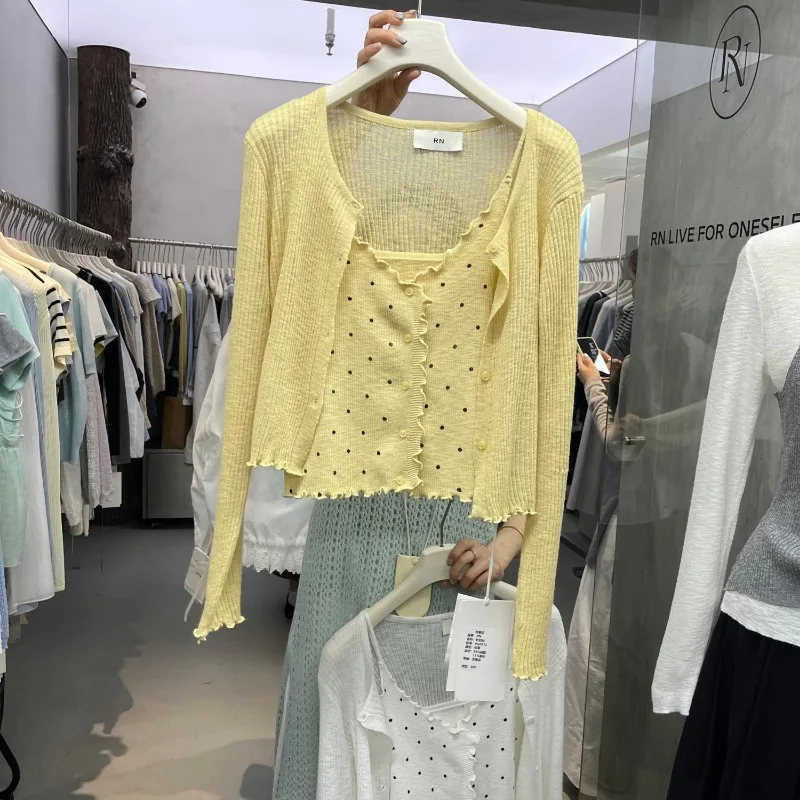 

Корейский стиль 2023, весенняя новая майка в горошек с вязаным кардиганом, тонкий модный топ из двух частей