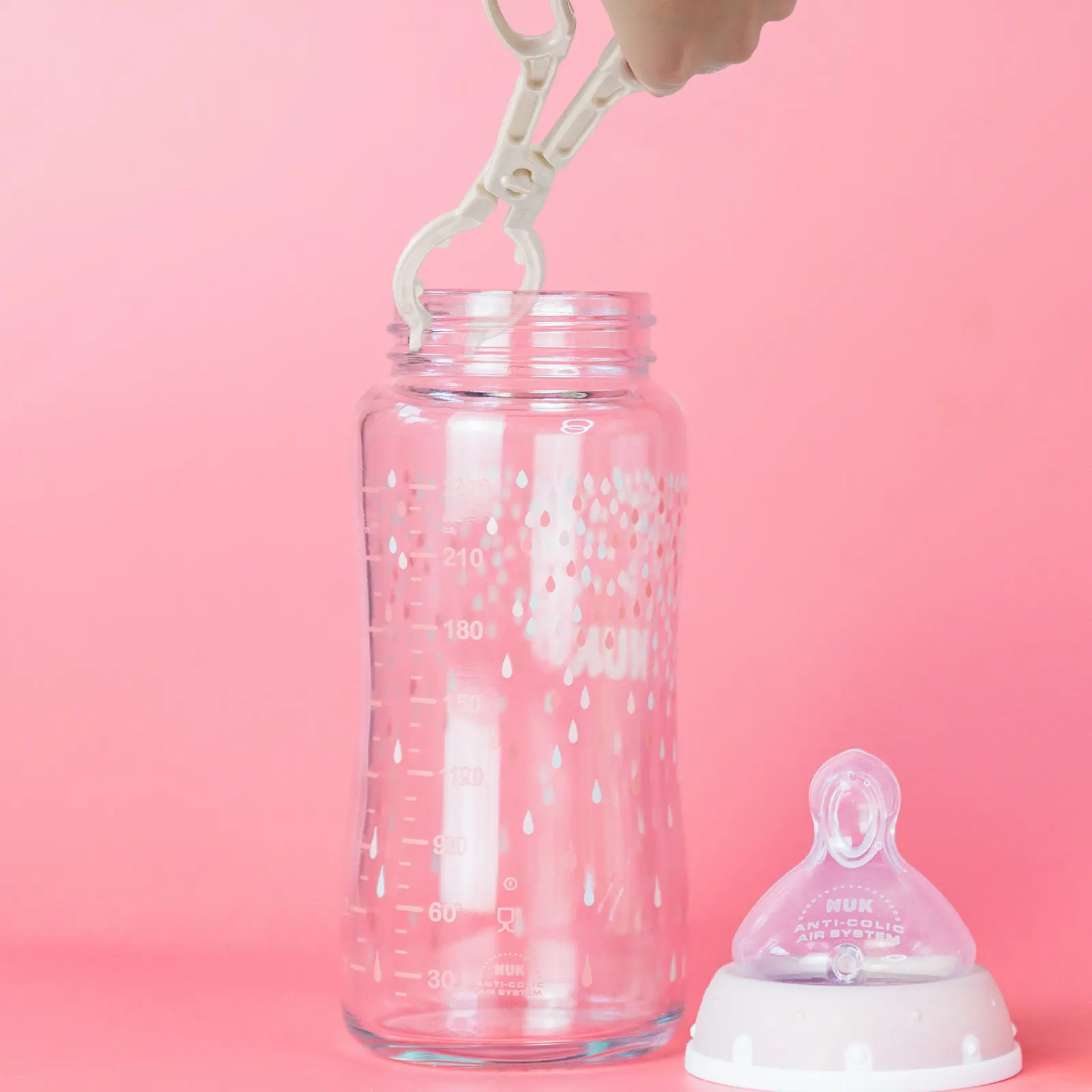 

3Pcs Baby Bottle Premium Plastic Anti-Slip Feeding Bottle Tongs for Hot Sterilized Milk Bottles Pacifiers Holder