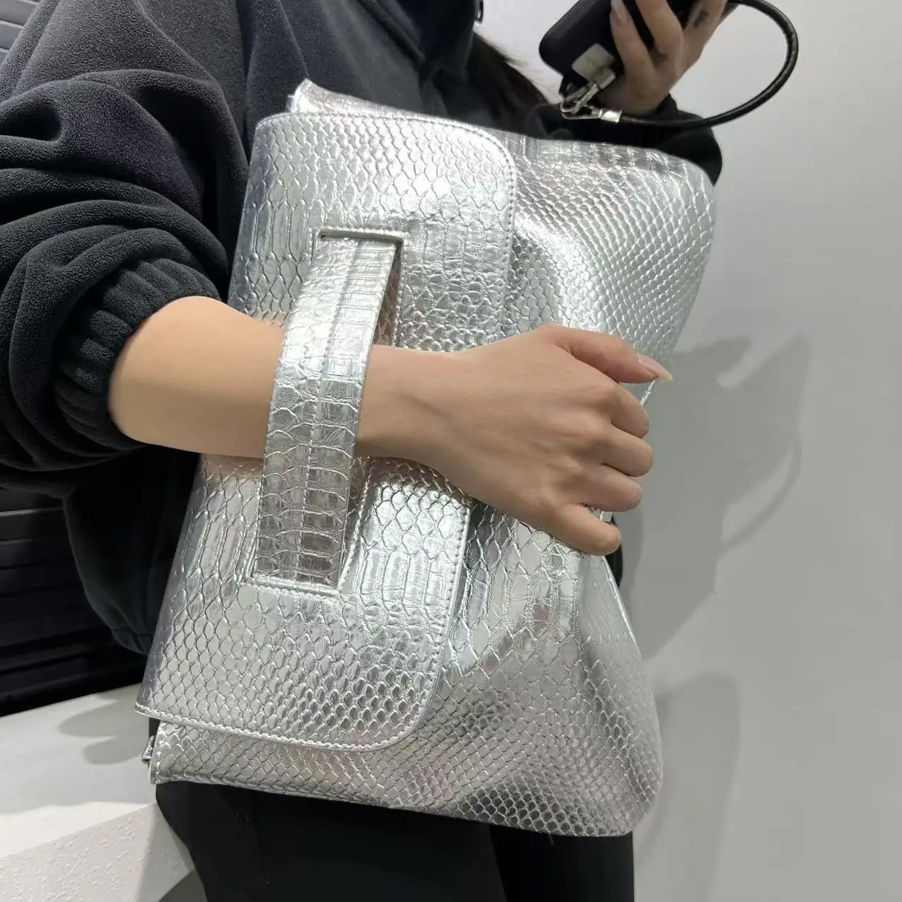 New Crocodile Snake Pattern Soft Leather Clutch Bag for Women, Large Capacity Shoulder Crossbody Bag, Ladies Flip Top Laptop Bag