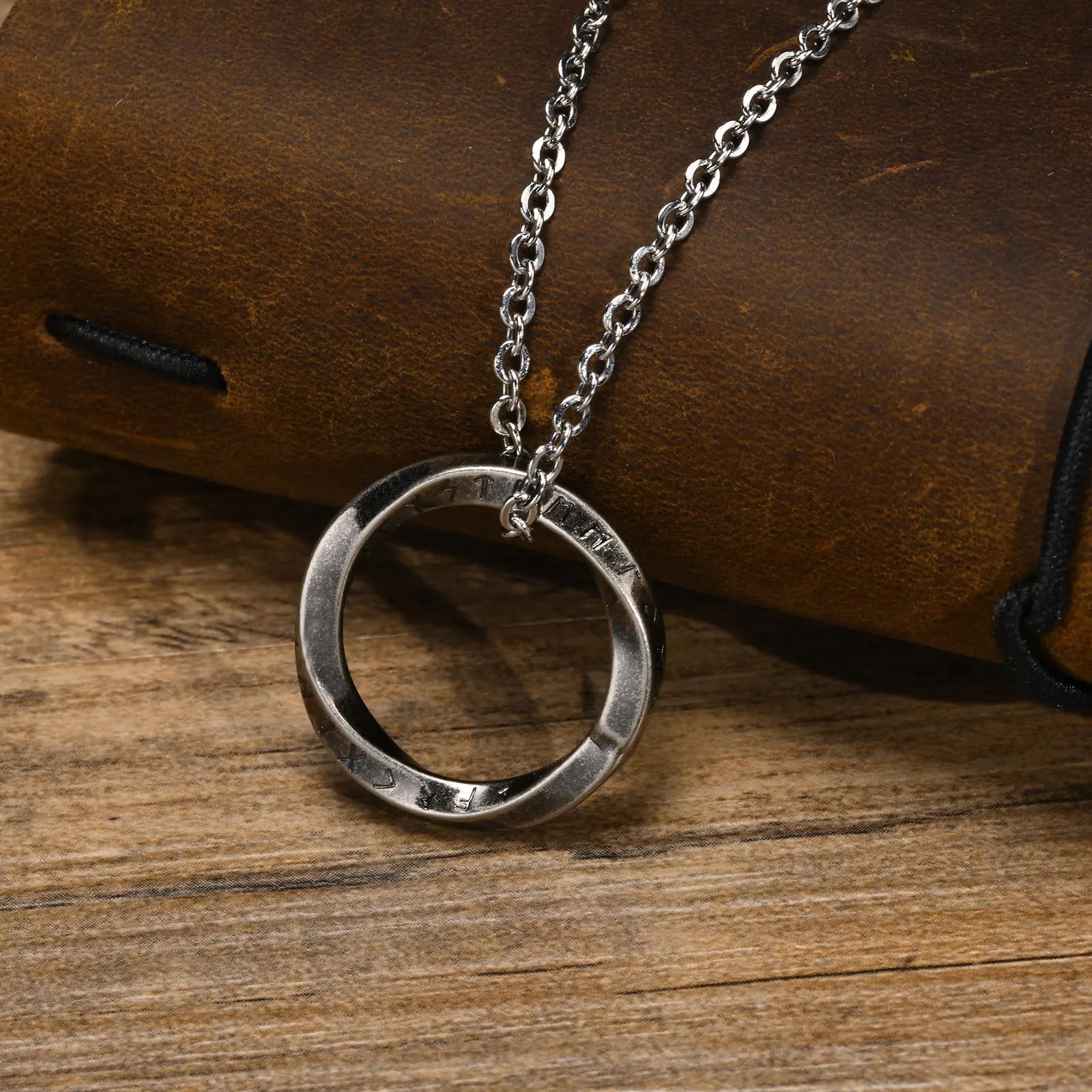 New Stylish Norse Viking Necklaces for Men, Waterproof Stainless Steel Mobius Round Pendant Collar, Gifts for Him Jewelry