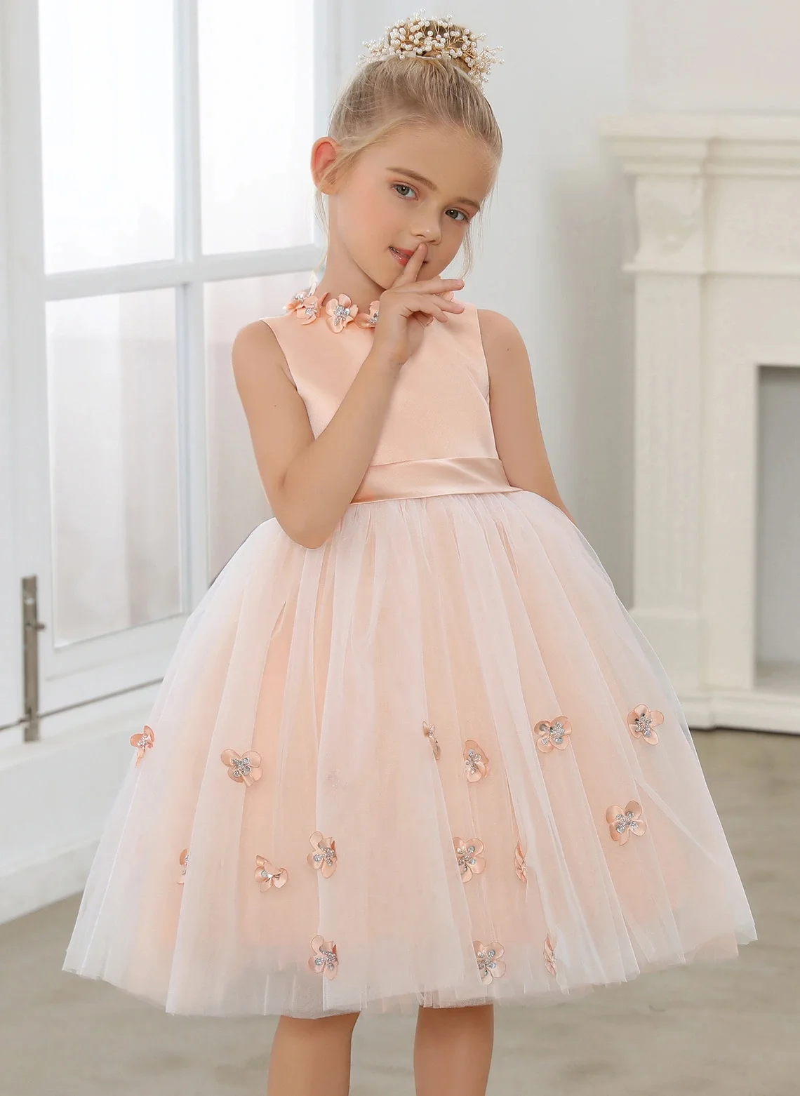 

A Line Scoop Knee Length Satin Tulle Flower Girl Dress Pageant Formal Party Ball Gown Dress Junior Bridesmaid Dress