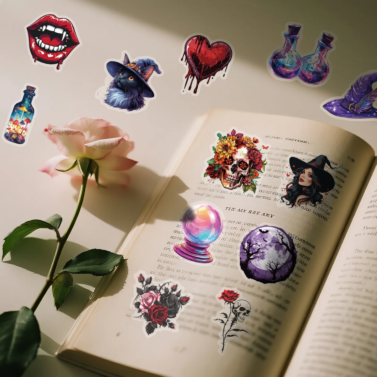 50 pezzi di Halloween PET Horror estetica cartone animato decorativo scheletro di strega adesivi per laptop valigia fai da te