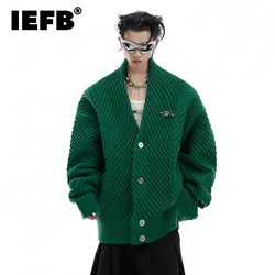 IEFB Niche Design Men's Cardigan Metal Button V-neck Thickened Knitting Single Breasted Male Loose Sweater New Autumn 24E2348