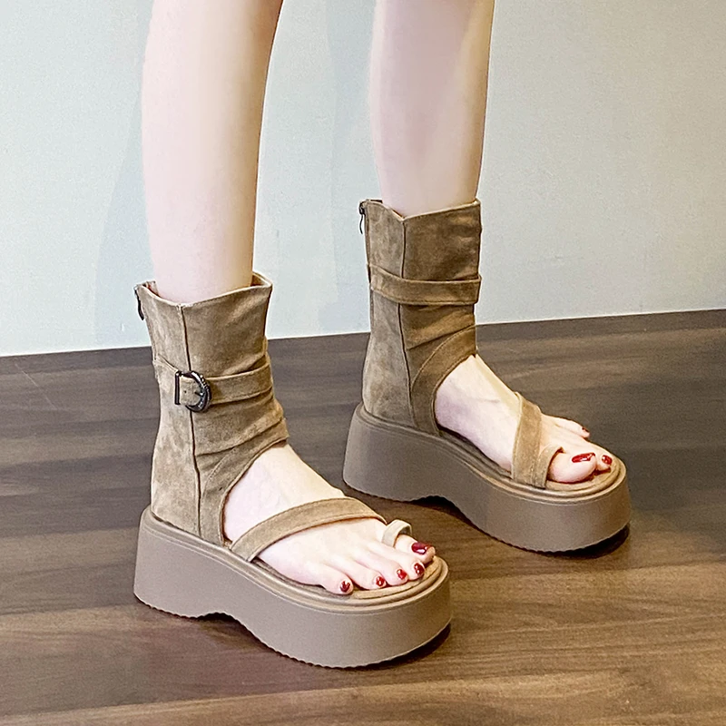 

Брюки, увеличивающие рост на толстой подошве, классные женские ботинки, лето 2025, новые маленькие женские сандалии на мягкой подошве, увеличивающие носок