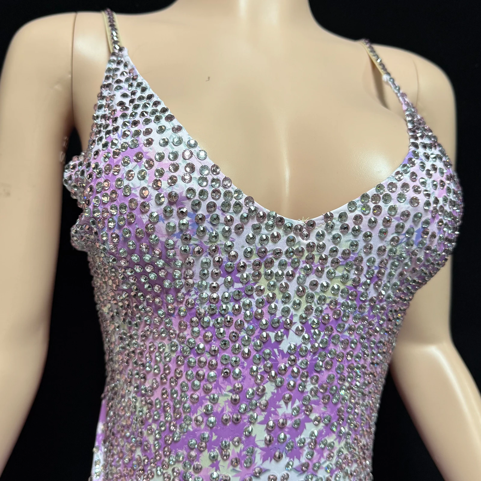 زي نسائي وردي أرجواني سباركلي شرابة ارتداءها أحجار الراين مثير نادي حفلة عيد ميلاد مرحلة المغني الملبس الرقص اللاتينية مهرجان