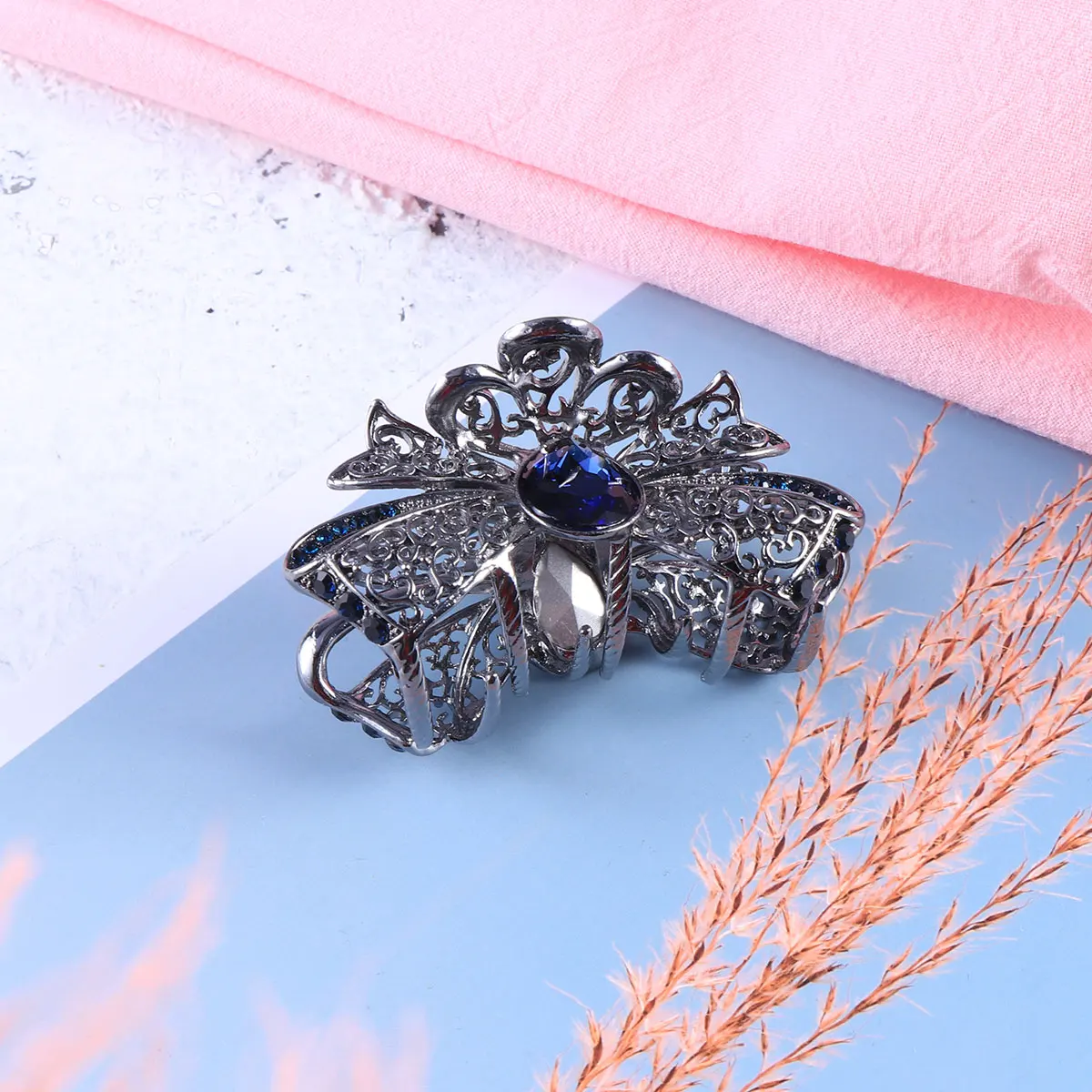 

Crystal Claw Clips Durable Metal Hair Accessories Chunky Jaw Claws Easy Styling Tools Smooth Bottom Non Damaging