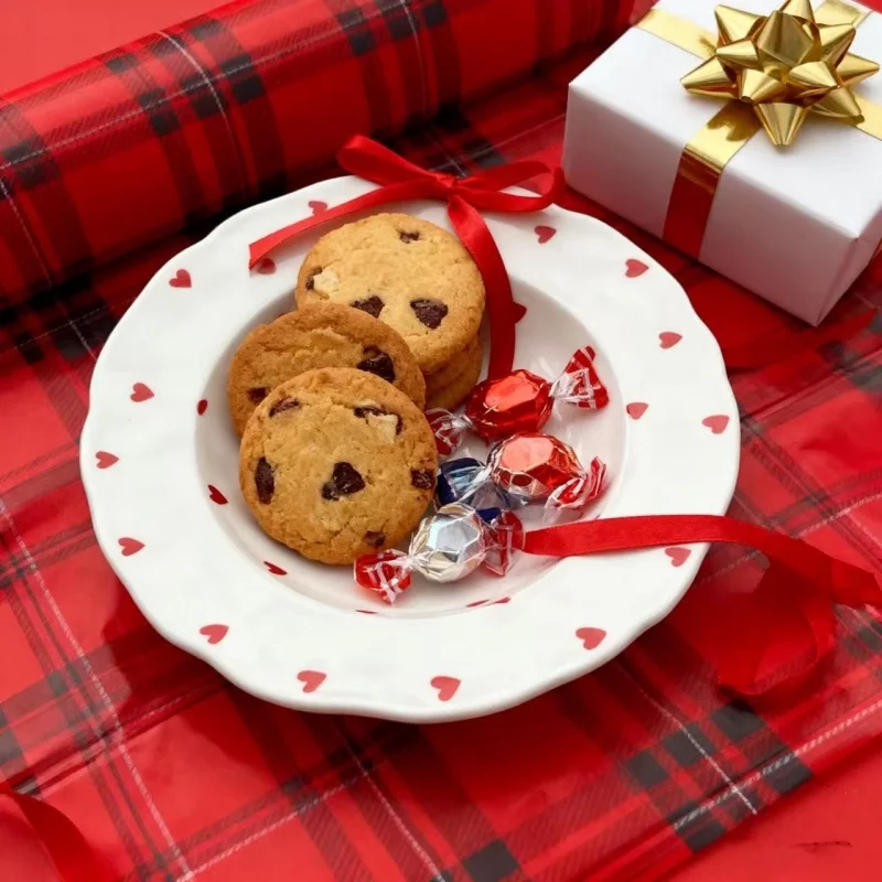 

Hand-Painted Ceramic Deep Plate Heart Pattern Cute Floral Dessert Salad Fruit Dish for Home Decor And Gifts