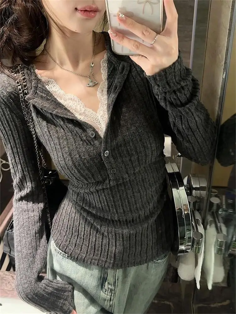 Haut en dentelle Patchwork pour femmes, T-Shirt à manches longues, chemise de Base, mode Vintage, faux deux pièces, col en v, vêtements esthétiques