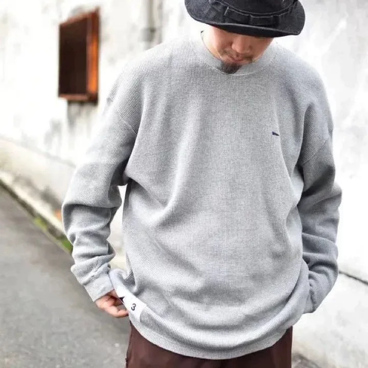 

Простые повседневные свободные свитера с длинными рукавами и вышивкой вафелью 25AW для мужчин, модные пуловеры