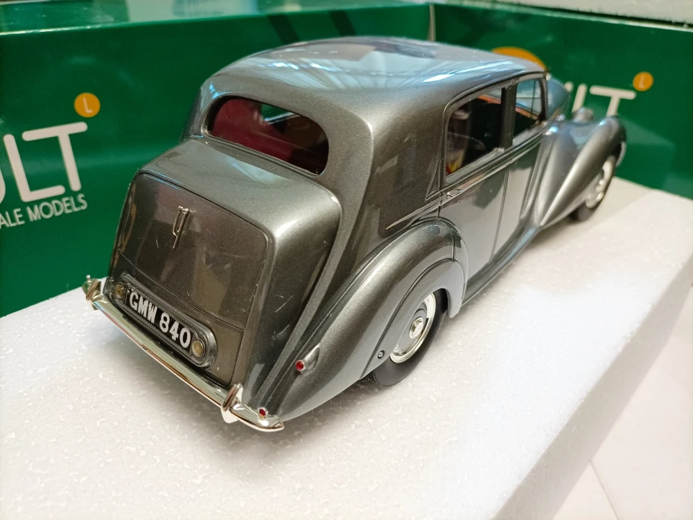 Cult 1:18 MK VI Berlina coche Vintage simulación edición limitada resina Metal estático coche modelo juguete para regalo