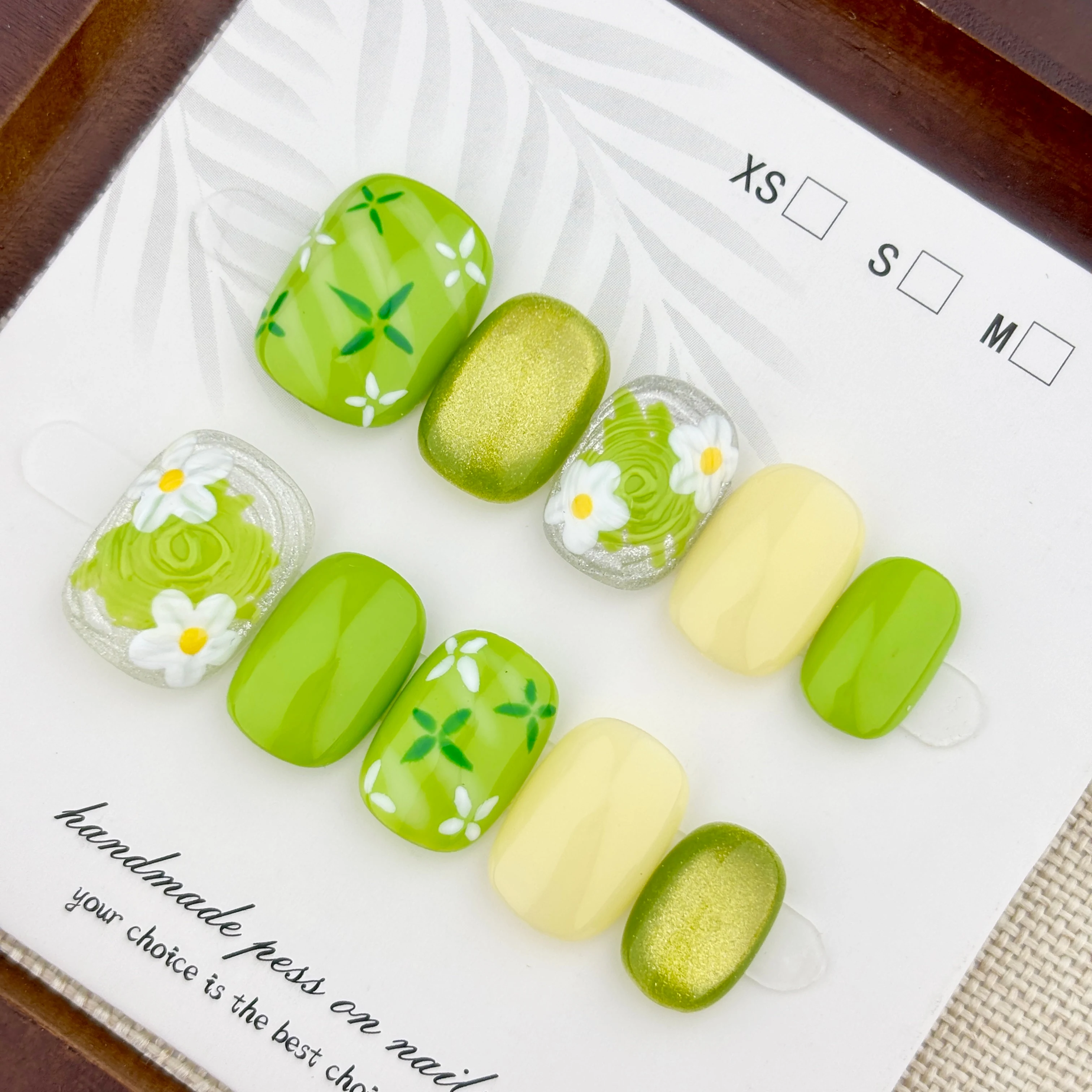 10 Pieces of Pure Handmade Short Nails, Fresh Mint Green Short Square-Round Wearable Nails, Hand-Painted Daisy Spring-Summer Pastoral Style Fake Nail Stickers, Suitable for Fashionable Girls' Daily Commute, Versatile a