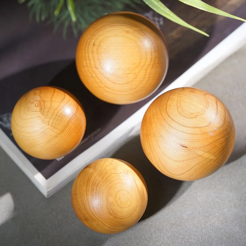 Chinese Style Natural Thuja Wood Solid Baoding Balls Hand Massage Exercise Balls For Seniors Daily Hand Relaxation Fidget 2pcs