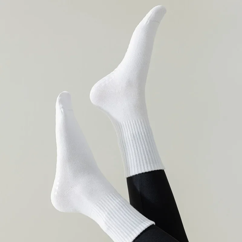 Chaussettes de yoga mi-mollet en silicone pour la danse en salle, chaussettes d'entraînement simples, chaussettes de fitness non ald, chaussettes d'entraînement de gymnastique, nouveau document solide