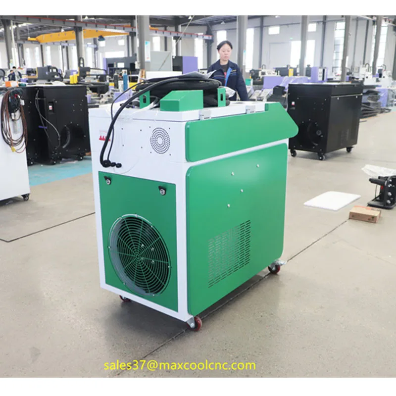 Tre in uno macchina per la pulizia della superficie del metallo Laser 3000W macchina per il taglio Laser a fibra saldatrice Laser portatile prezzo.