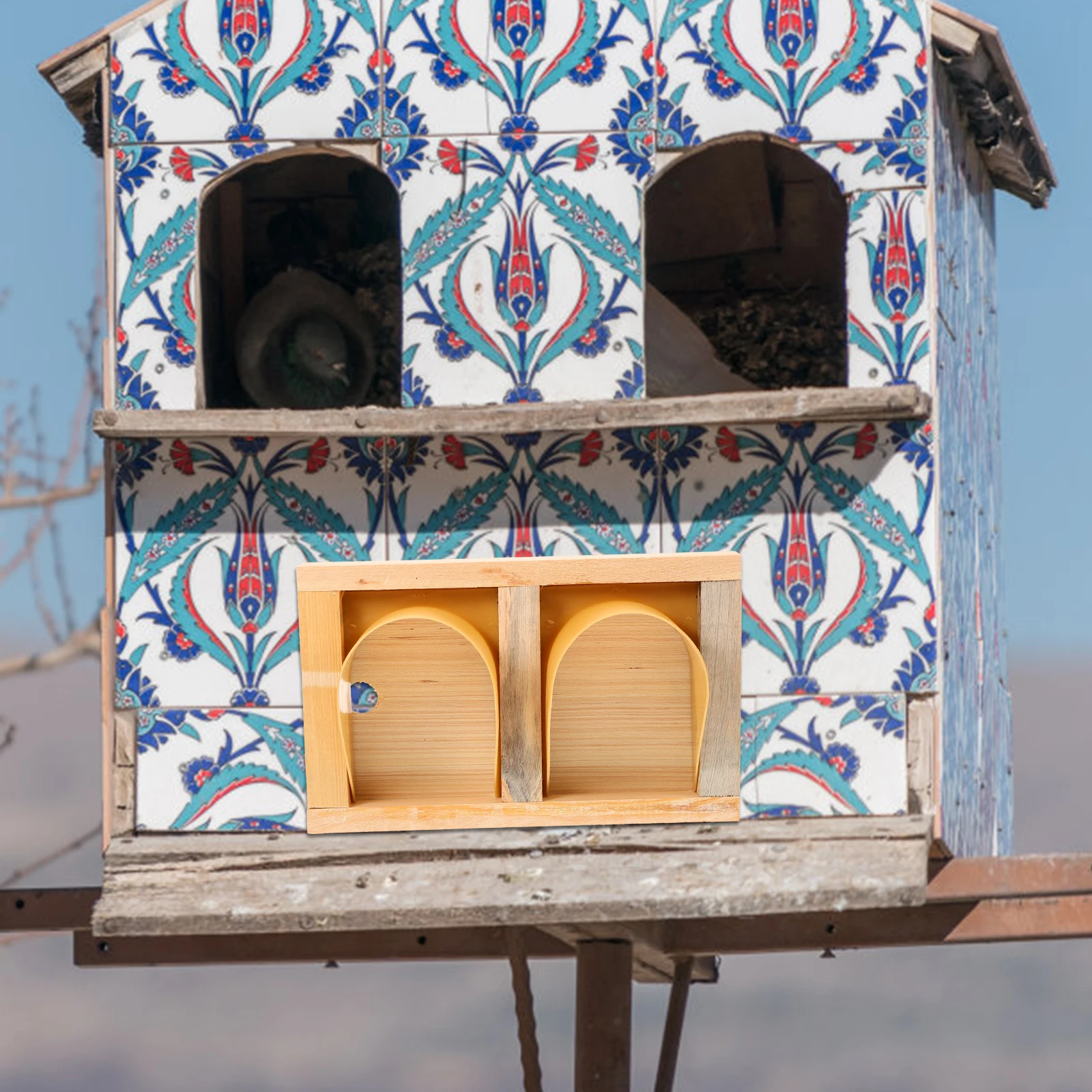 

2 Door Wooden Pigeon Door European Style Plastic Easy Install Bird Racing Entrance for Cage Pigeon Racing Doors