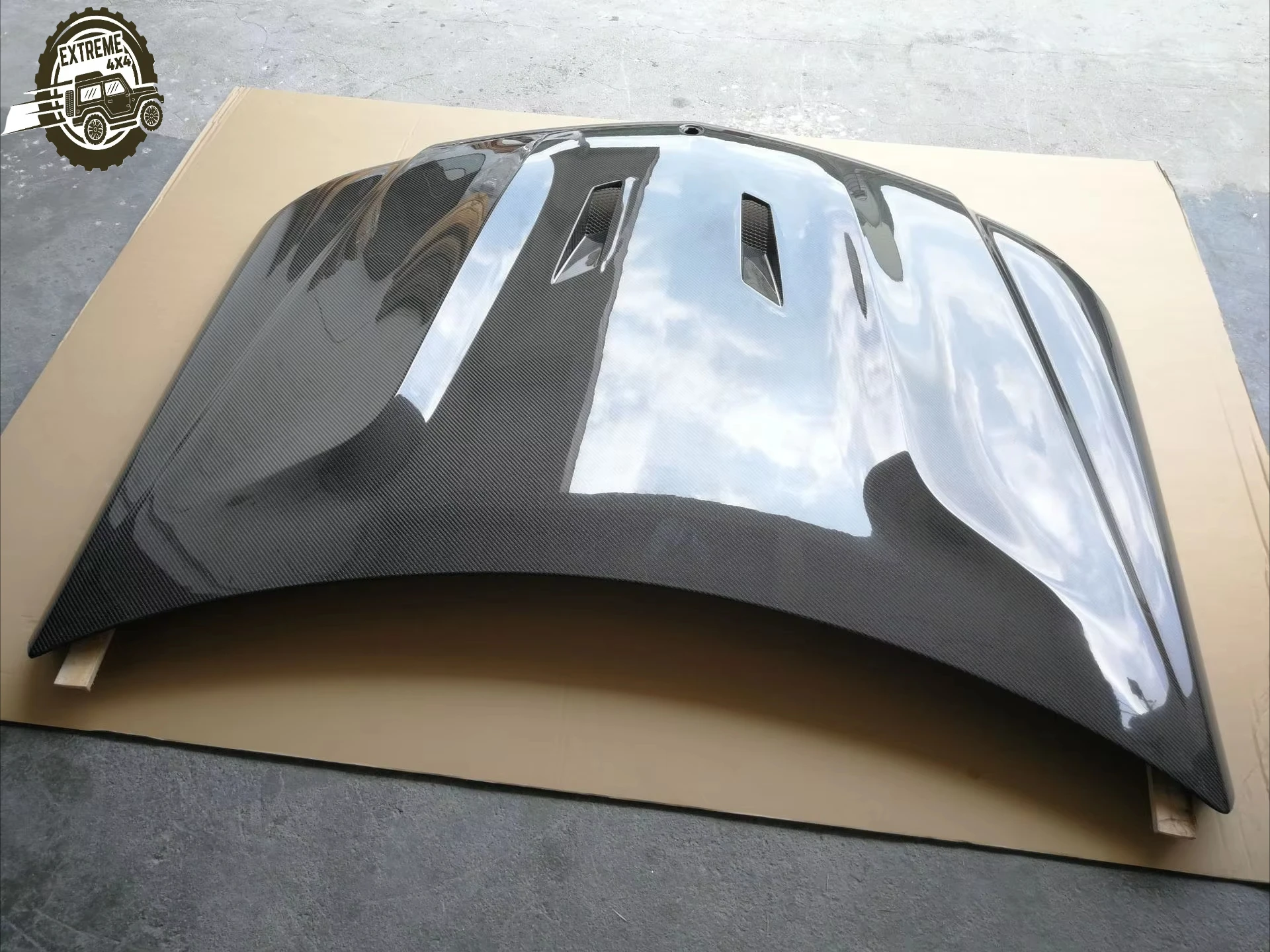 

Professional Production New Condition Carbon Fiber Engine Hood Specific Car Modification Parts for Mercedes E-Class W212