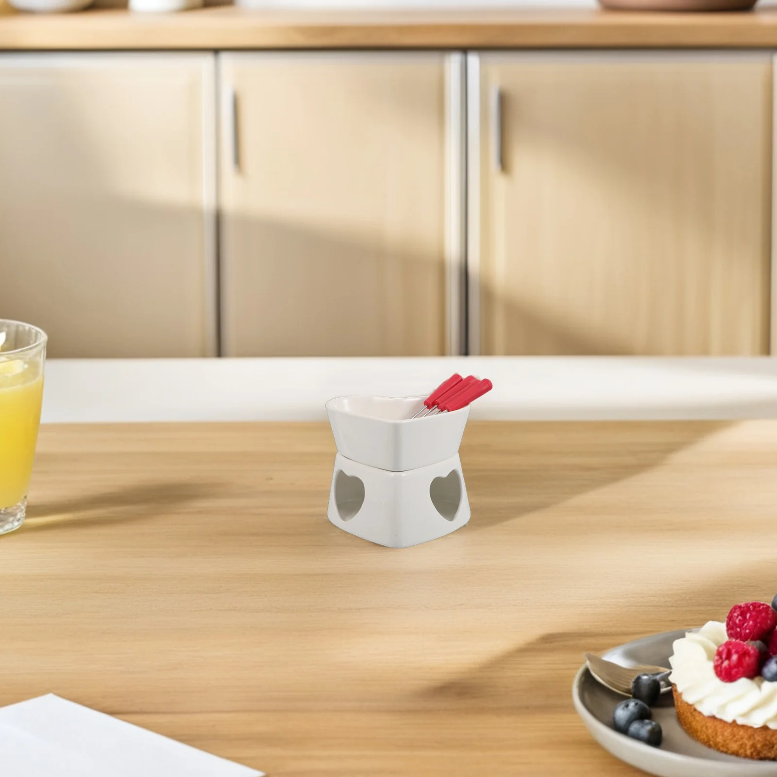 

1Set Ceramic Fondue Pot Heart Shape Stylish Small Hot Pot for Chocolate Cheese Butter Melting Seafood Toast Warmer Compact Fun