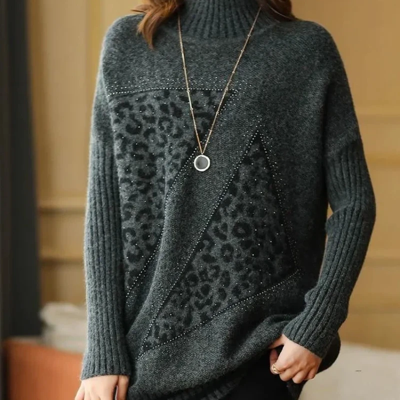 

Женский пуловер с высоким воротом и длинными рукавами с леопардовым принтом, свитер с деталями из бисера, свободный крой, повседневный зимний топ