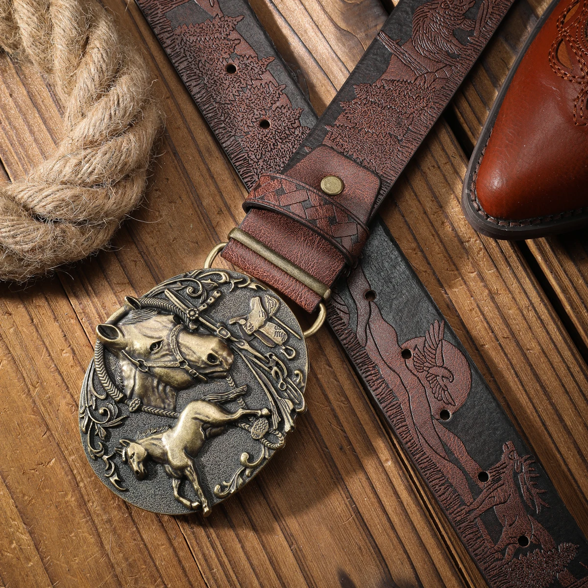 A Western Cowboy-Style Belt Suitable for Both Men and Women. PU Embossed Western-Style Buckle Belt. Unique and Retro