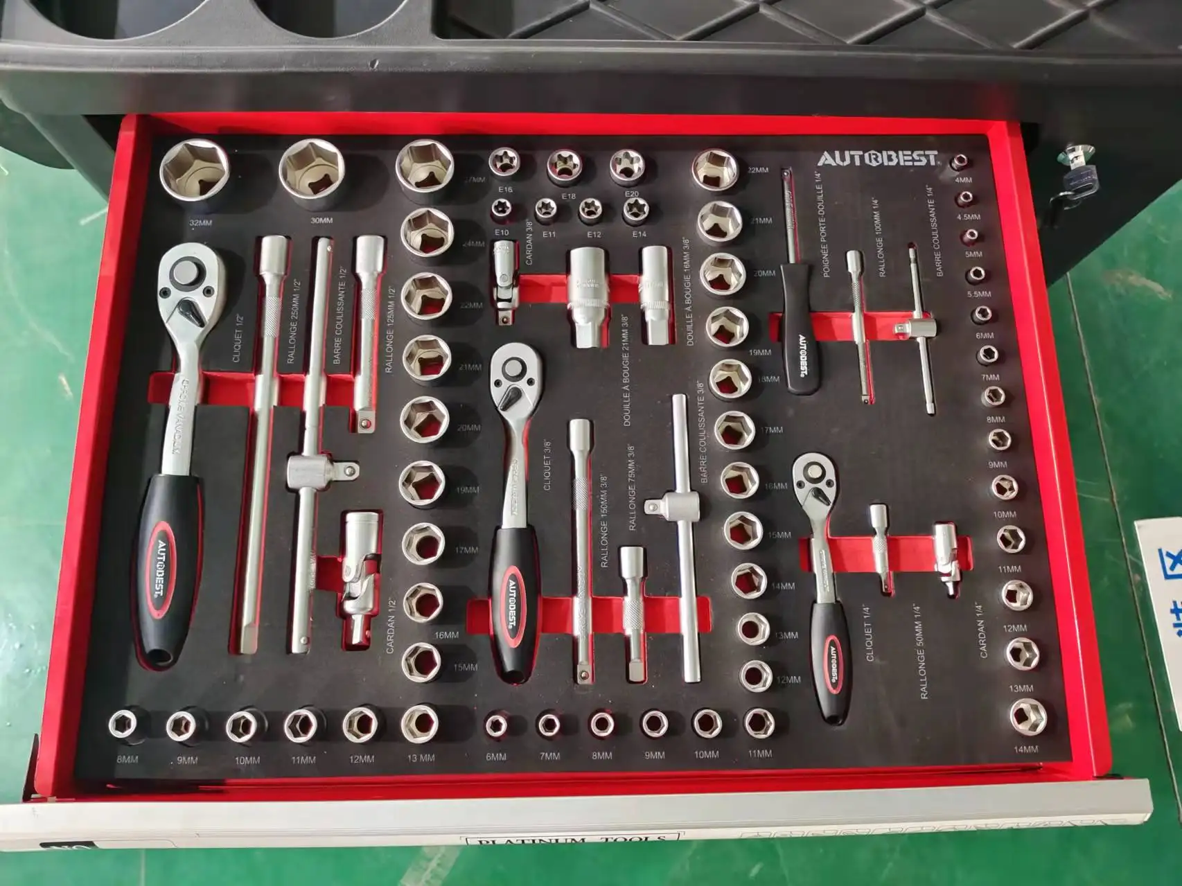 170 pcs Professional automobile repair tool set with cabinet