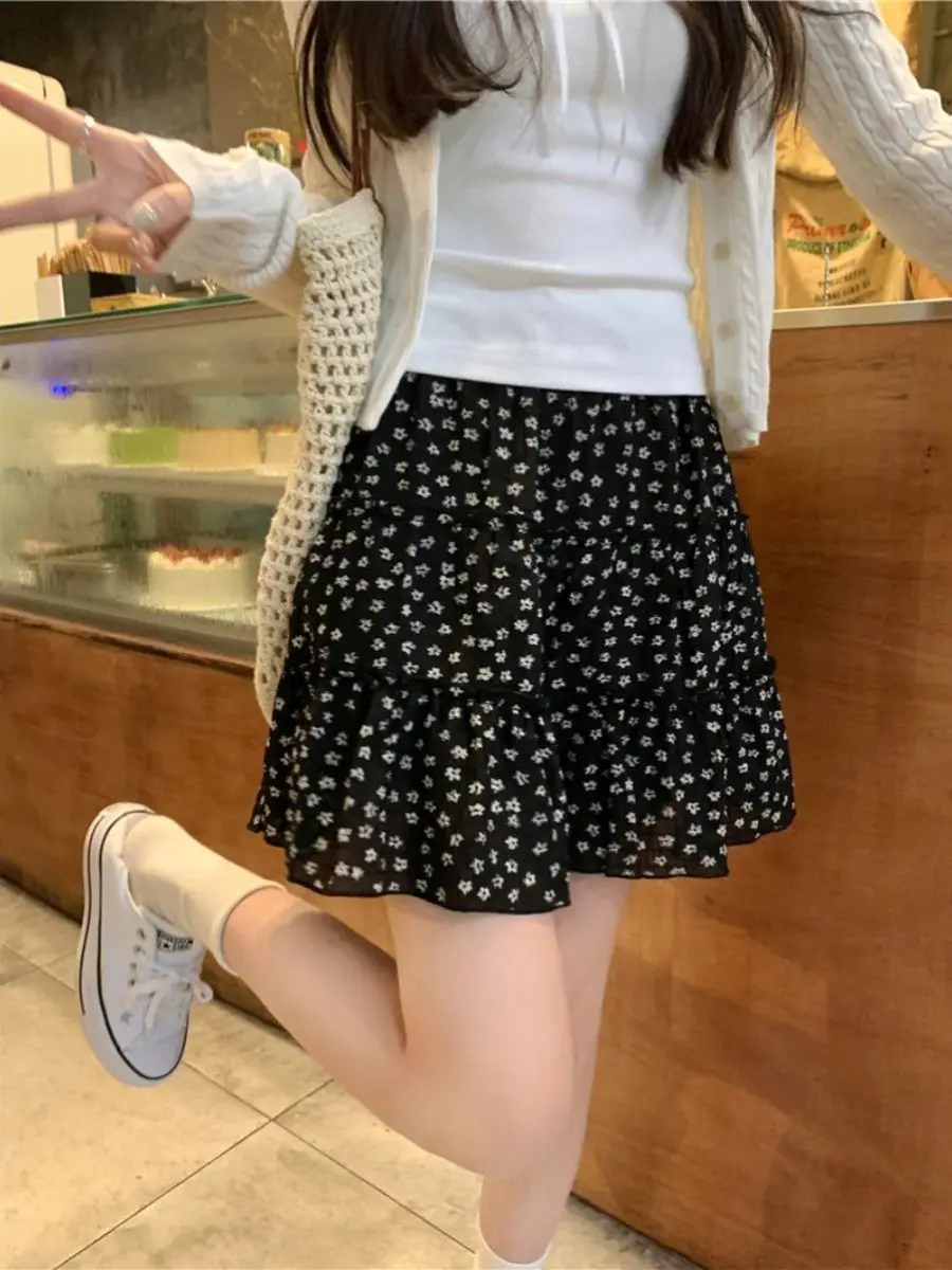 

Sweet Floral Skirt for Women, Spring and Summer Design, Slimming and Flesh-covering Ballet Style A-line Skirt for Small People