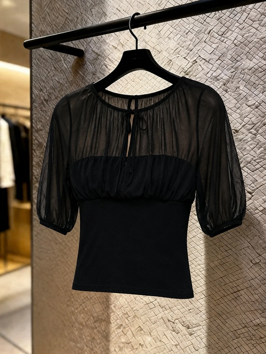 

Elegant Lightweight Mesh Splice Slim Fit Shirt Women's Fashion Summer Popular Ageless Chic Top Korean Style round Neck Short ...
