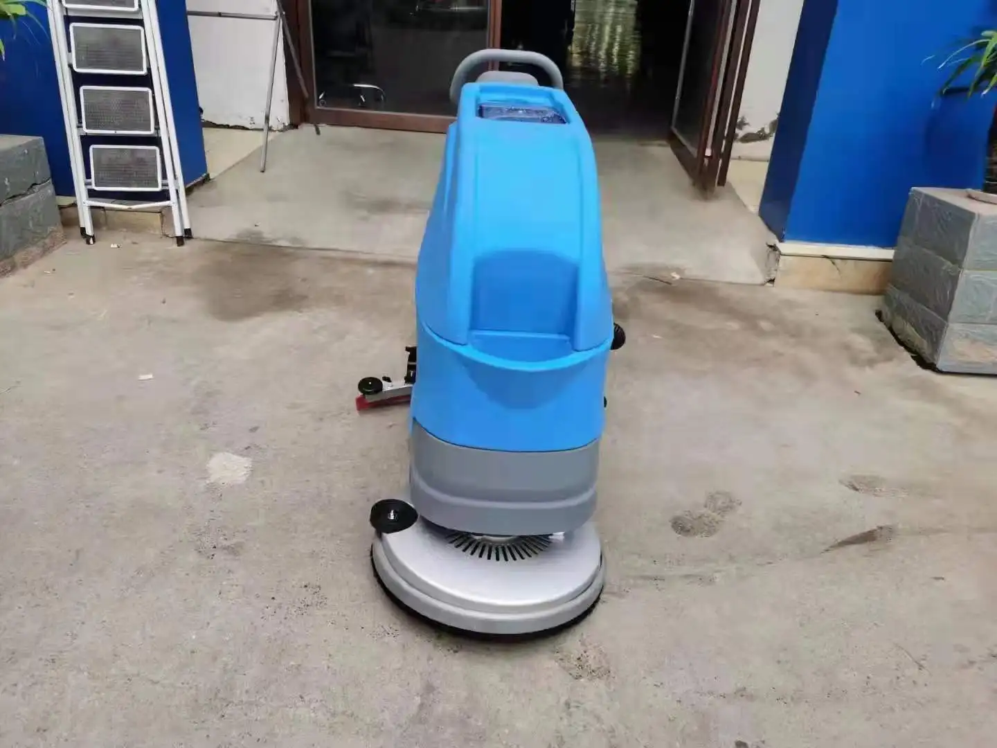 530 lavapavimenti a spinta