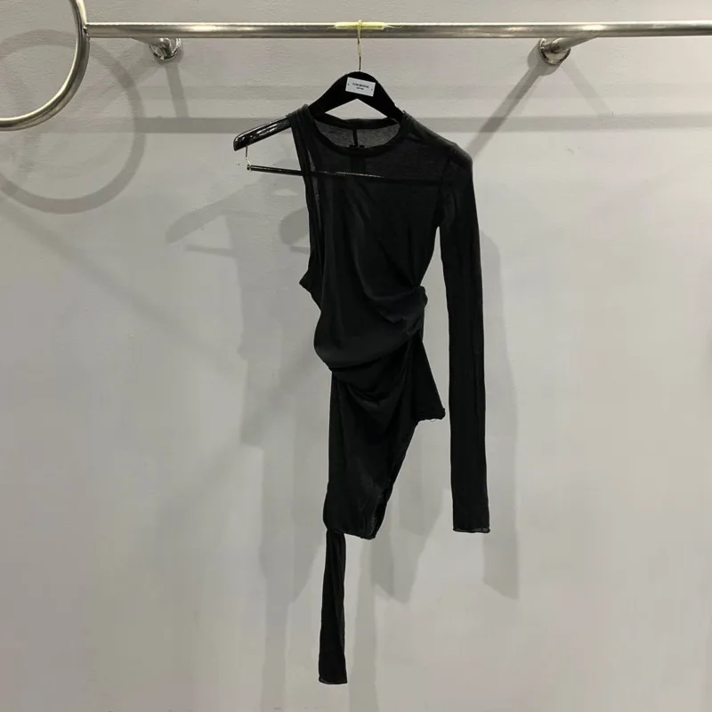 HKSH 2026 Spring Summer New Women T-shirt Asymmetrical Niche Design O-neck Solid Color Sexy Tee Dark Chic Trend Thin Top HK17523