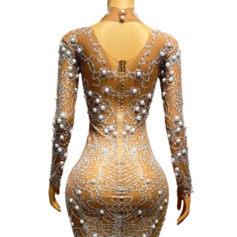 Diamant-lange Geburtstagskleidung, leuchtend weiß, perlbraun, schmale Passform, langer Rücken, Wade, geteilter Ausschnitt, Ärmel, elegante mittelgroße Abendkleider