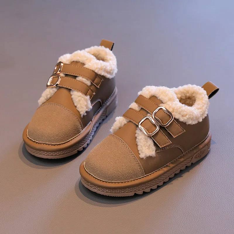 Scarpe invernali per bambini stivali da ragazza caldi addensati in peluche scarpe basse in cotone scamosciato retrò stivali da neve antiscivolo