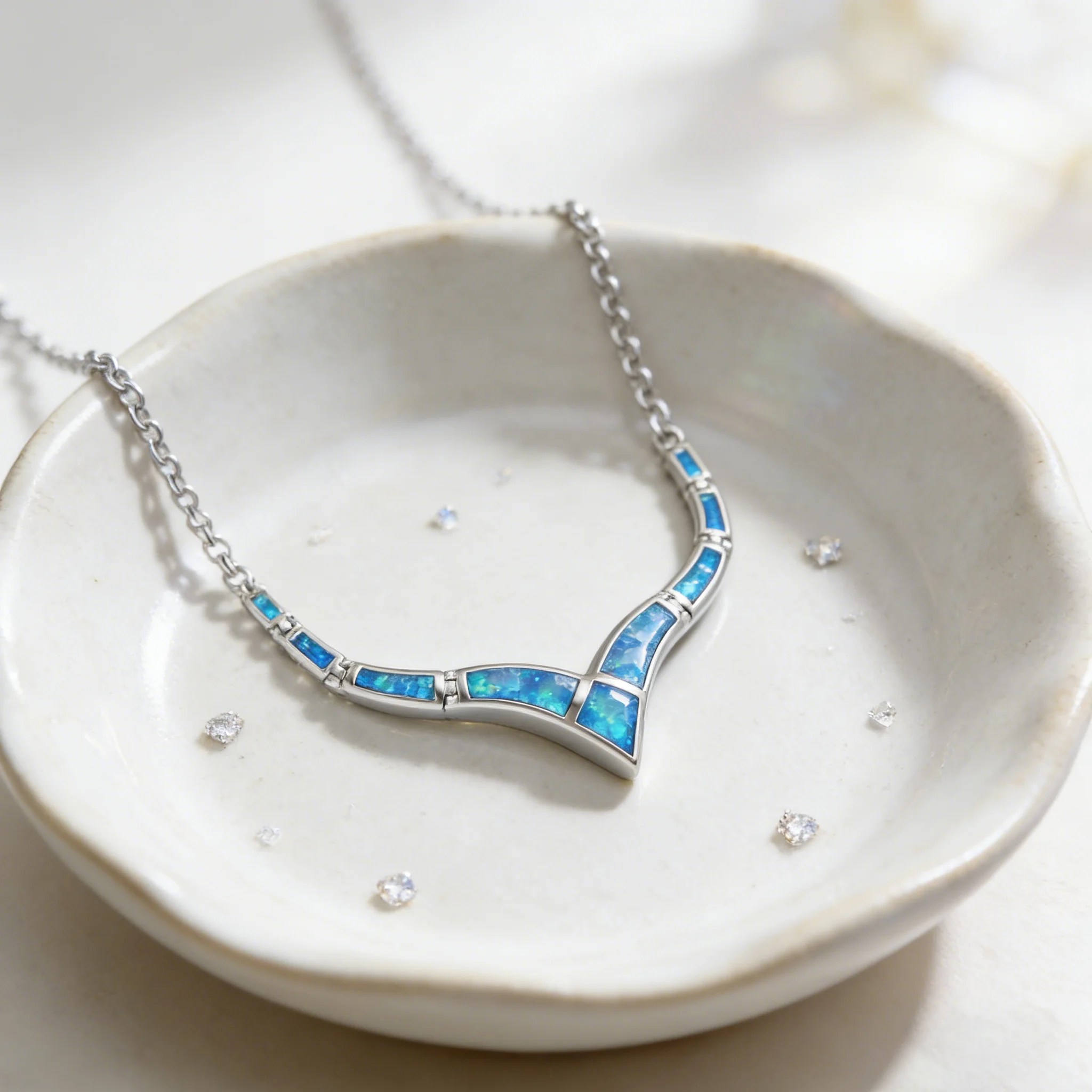 Unique Design Hot Sale Blue Fire Opal Necklaces for Charm Women Luxury Fashion Jewelry Pendant Necklace Gifts for Wedding Dating