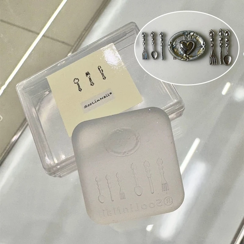 Набор для маникюра: 3D-формы из силикона для ногтей в виде столовых приборов (нож, вилка, ложка), мягкие пластины для стемпинга, шаблоны для DIY-маникюра и резьбы