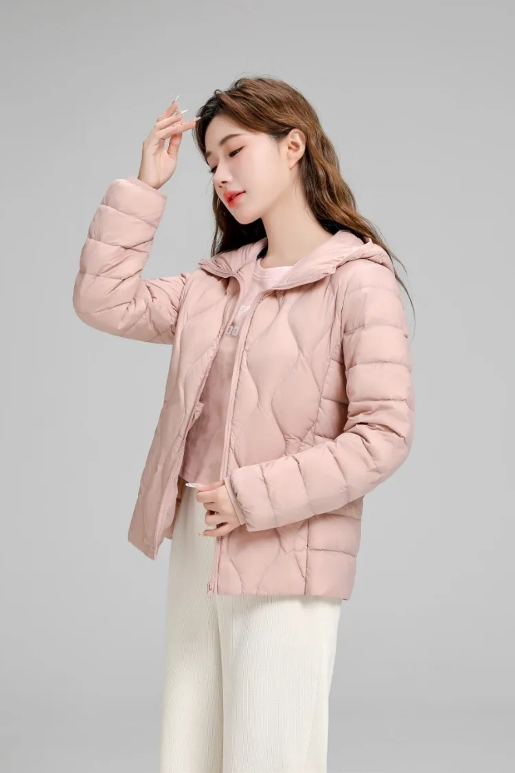 Piumino da donna 7 colori 2025 Nuova primavera autunno femminile coreano casual cappotti con cappuccio ripiegabili ultraleggeri