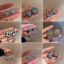 925 Silver Needle Fashion Exquisite Checkerboard Love Geometric Square Retro Plaid Ins Wind Earrings Jewelry Gift for Female