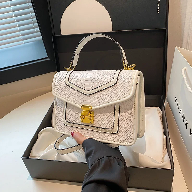 

2024 autumn fashion new texture crocodile lines layer practical small square handbag women cross-body bag luxury handbags
