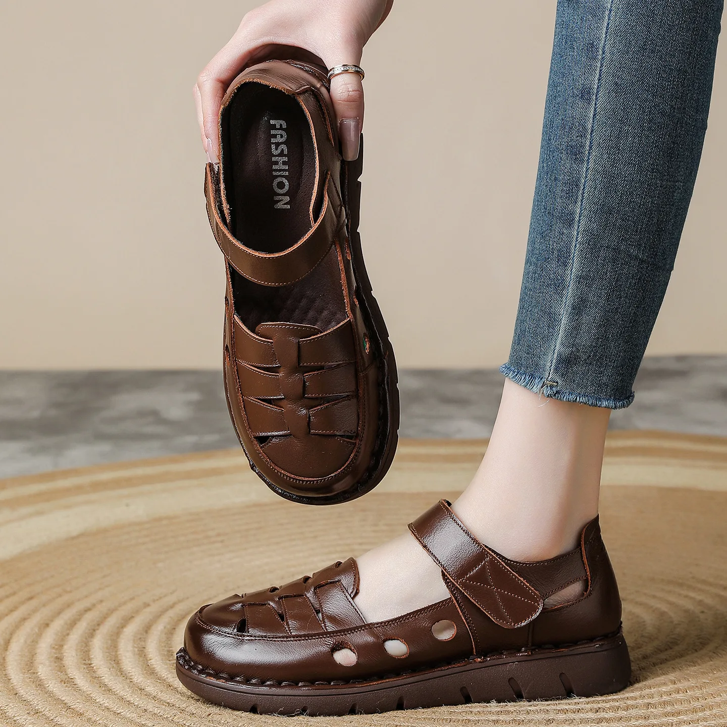 

Soft Bottom Retro Slope Heel Sandals Summer Anti-Slip Mom Shoes Wide Fat Foot Platform Roman Sandals Women Casual Toe-Open Shoes