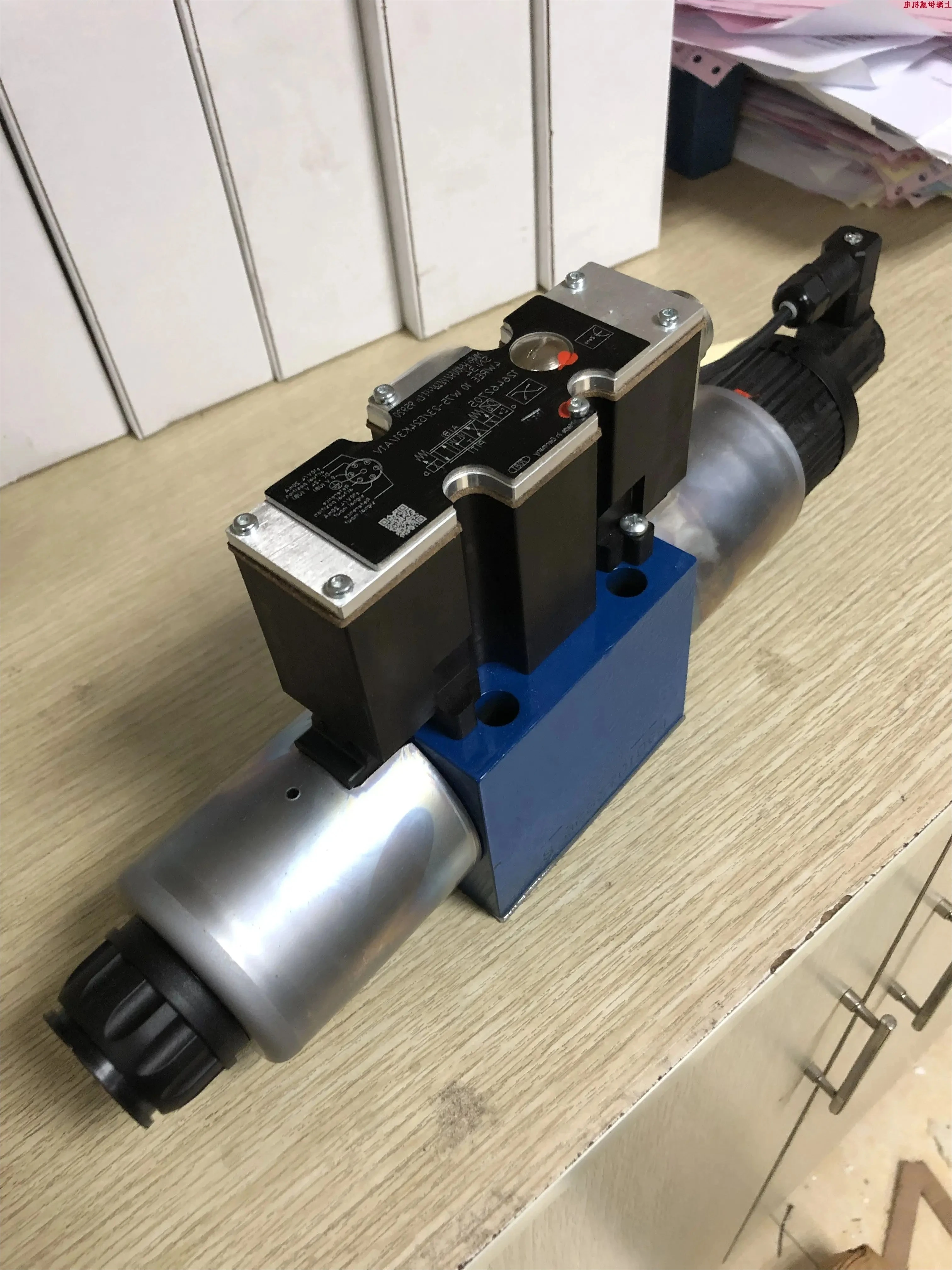 

Гидравлический пропорциональный клапан 4WREE 10 W75-23/G24K31/A1V R900927233 4WREE10W75-2X/G24K31/A1V