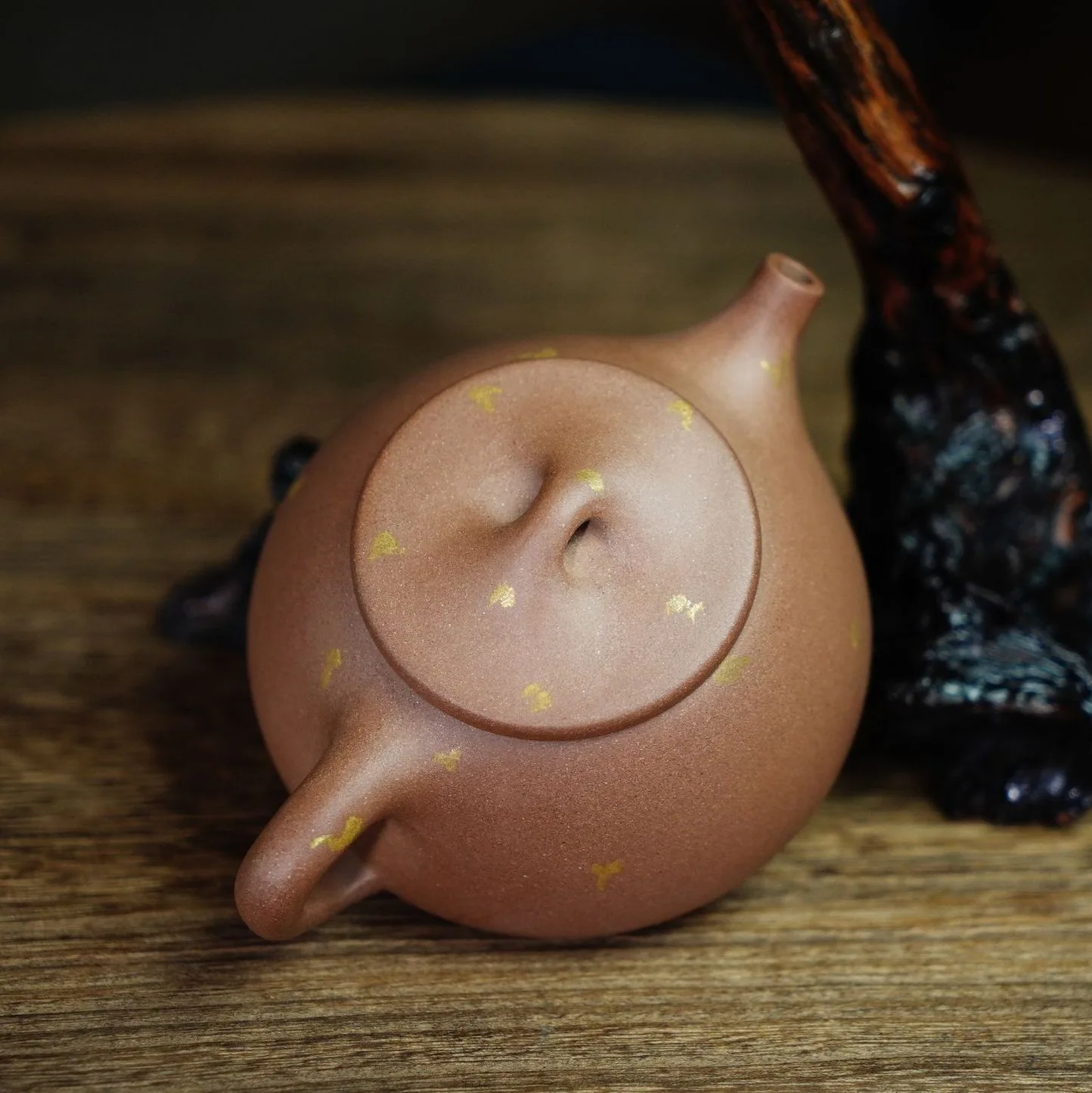 Pinghu Tianxia Jingzhou Stone-Spout Made From Original Mineral Jangpo Clay Yixing Zisha Teapot Handcrafted By A Famous Artist