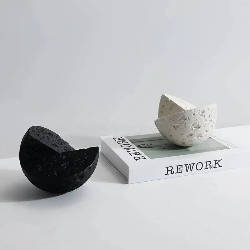 Resin Handicraft Creative Geometric Cut Round Ball Irregular Grooves Meteorite Geometric Sphere Home Decoration Accessories