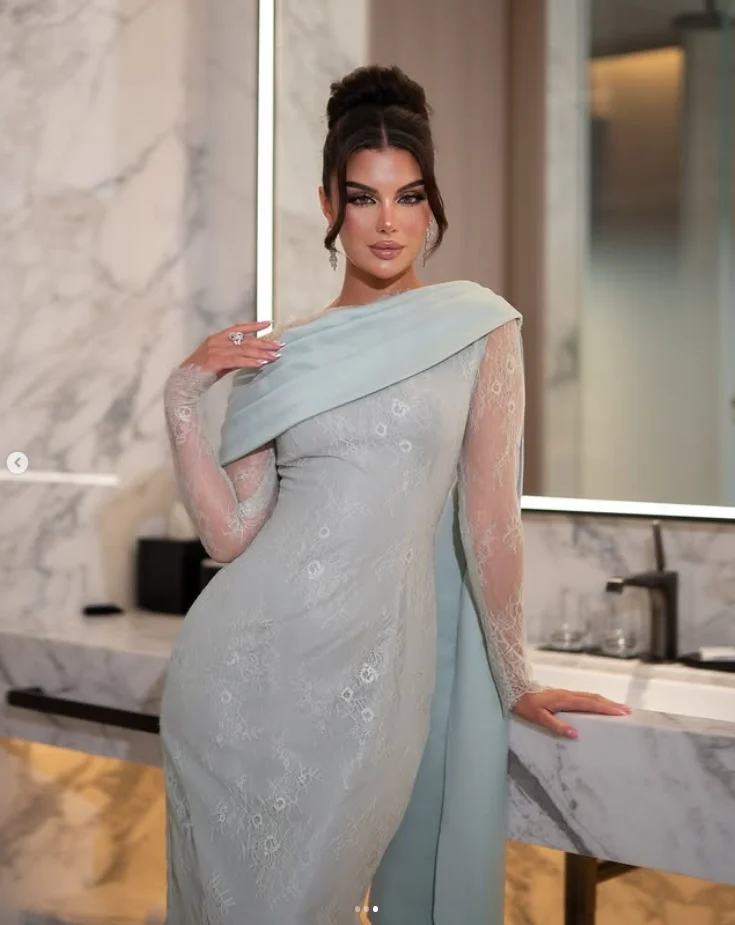 สีเขียวซีดข้อเท้าความยาวชุดราตรีลูกไม้แขนยาว Customized Jersey Saudi คําพรหมพรรคอย่างเป็นทางการชุดเครื่องแต่งกาย