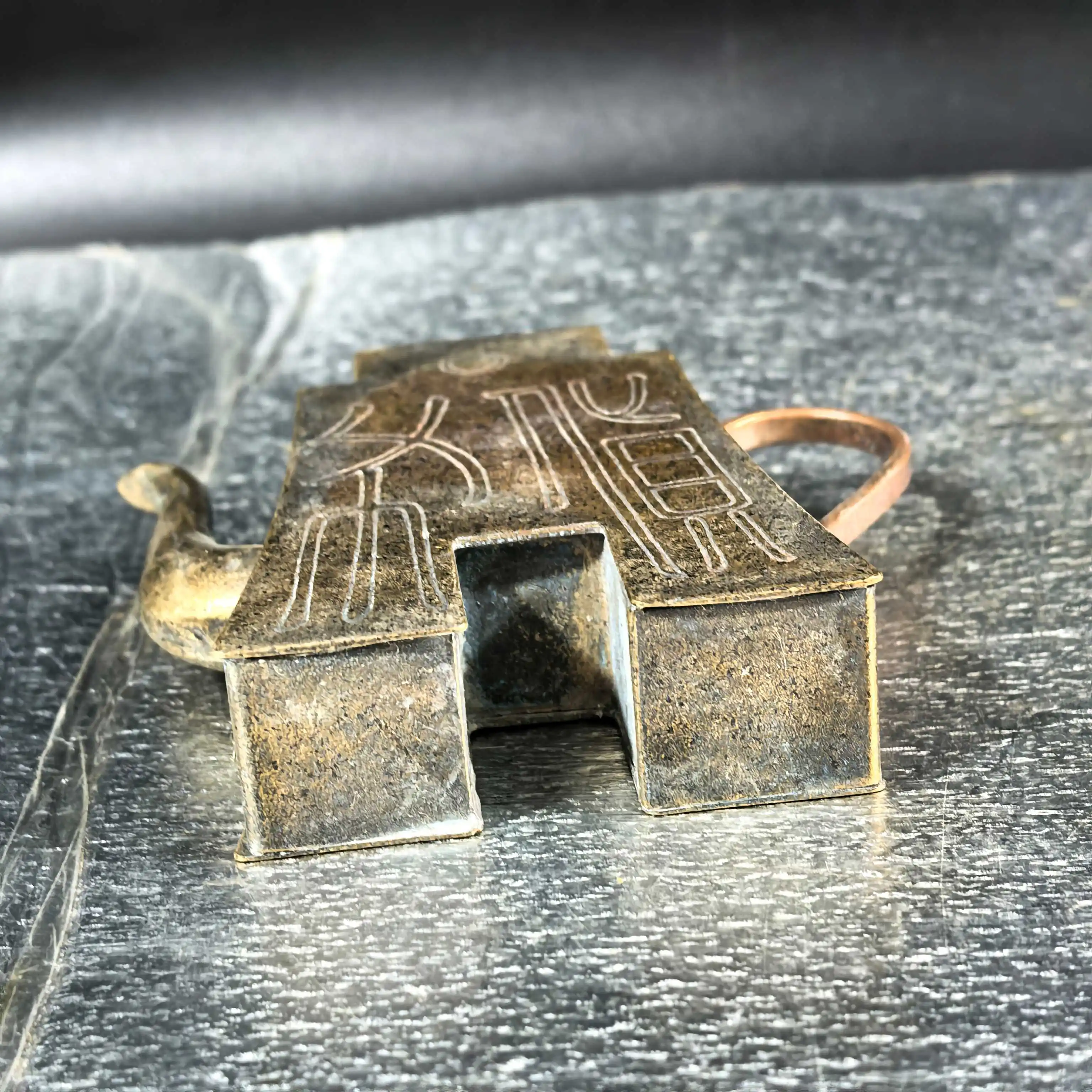 Pure copper water drops inkstone drops Four Treasures of the Study study room is decorated with brass sculpture.
