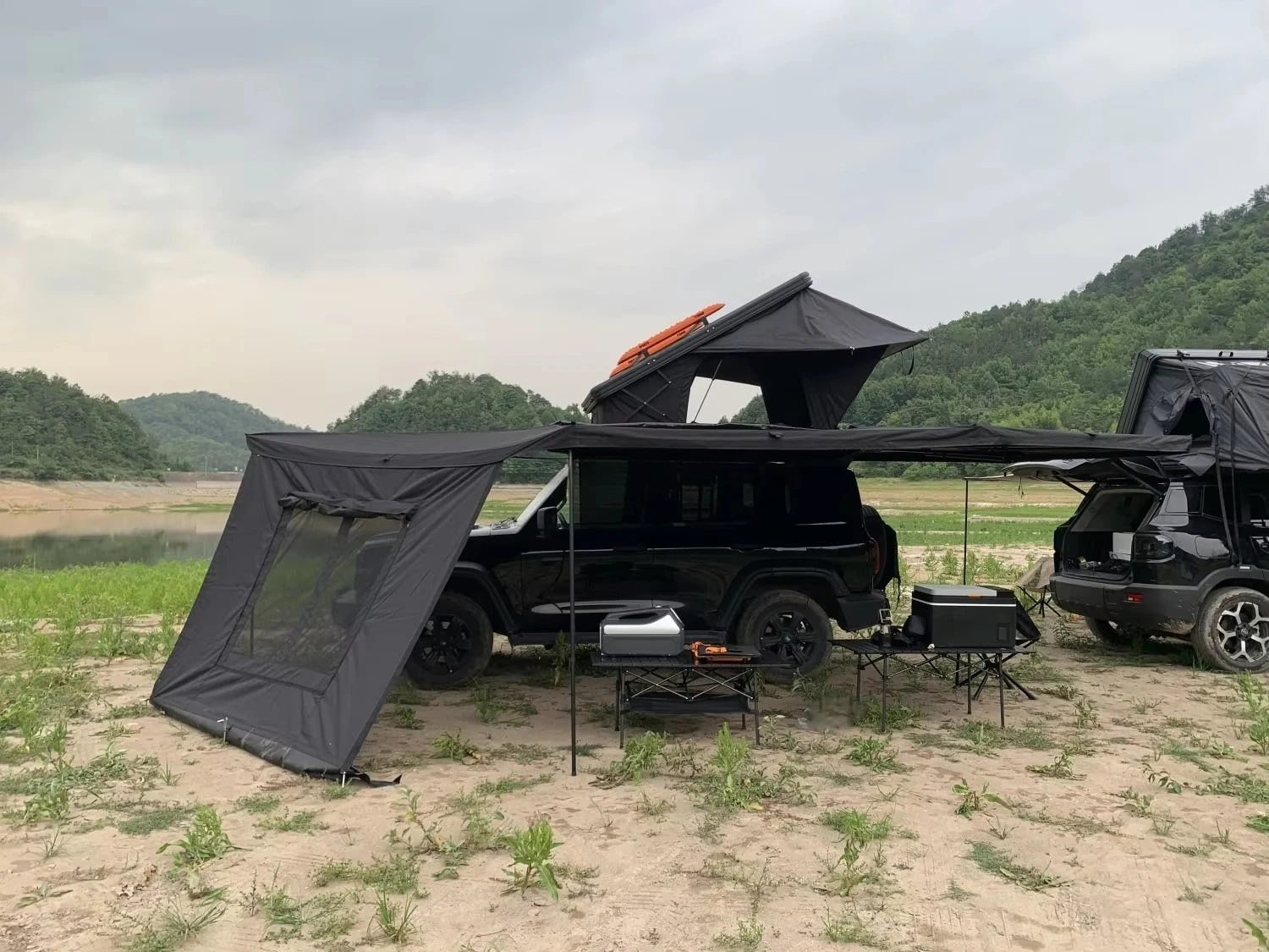 レマコ オーバーランド ツーリング OEM 4x4 4WD  - Roof Top Tent 4 Person Xl のレビューと価格