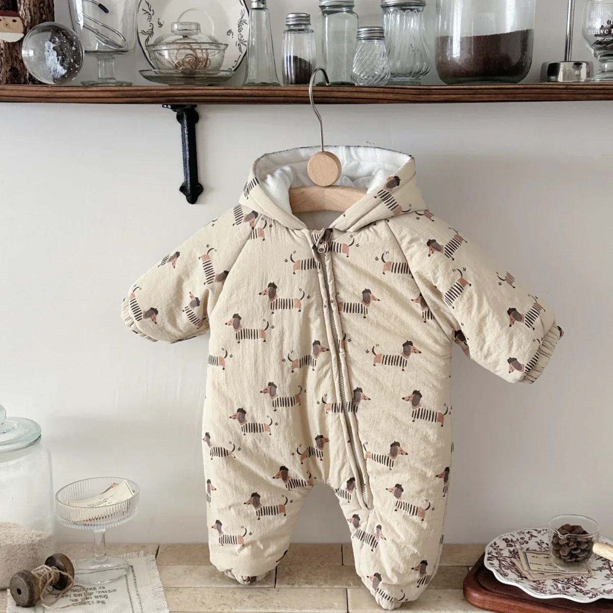 Cute Dachshund Embroidery Baby Winter Romper Hooded Zipper Closure Soft Plush Lined Newborn Jumpsuit Neutral Gender Outfit 0-18M