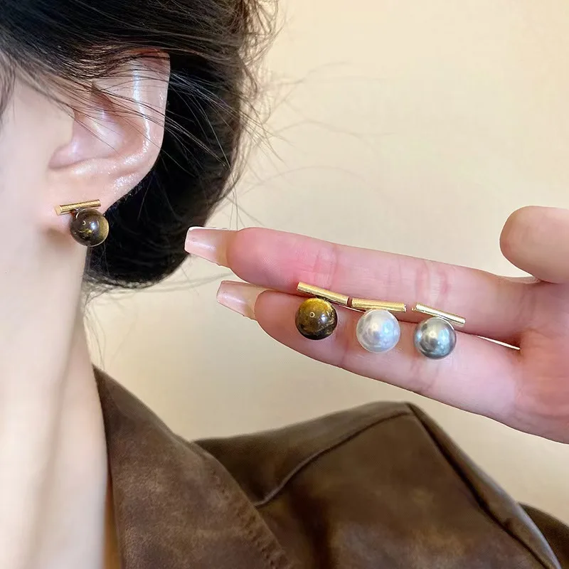 French Imitation Pearl Earrings A Word Metal Studs Retro Simple Temperament Earrings Ins Cold Ear High End Sense Niche Design image 3