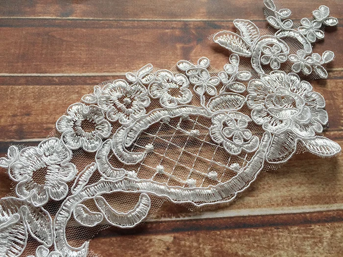 High quality Appliques Customized Mesh Carbone Lace Pair Flowers Medallions For Bridal Dress Accessories Wedding veil